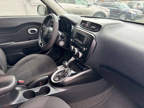 Used 2015 Kia Soul FWD image 26