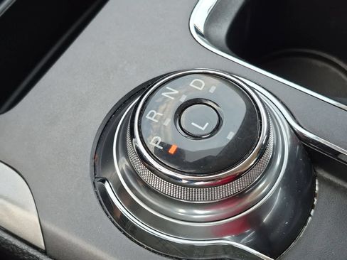Used 2020 Ford Fusion SE FWD image 31