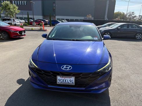 Used 2023 Hyundai Elantra SEL FWD image 3