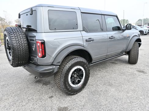 New 2025 Ford Bronco Badlands image 2