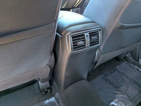 Used 2020 Nissan Rogue SV image 16