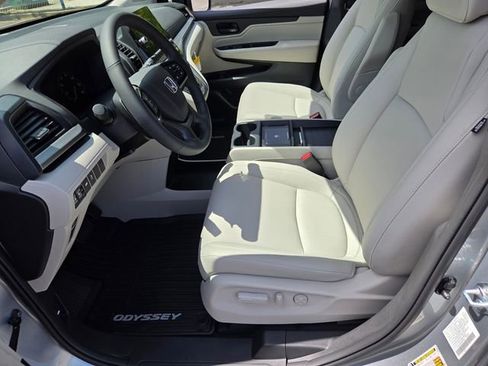 New 2026 Honda Odyssey EX-L image 10