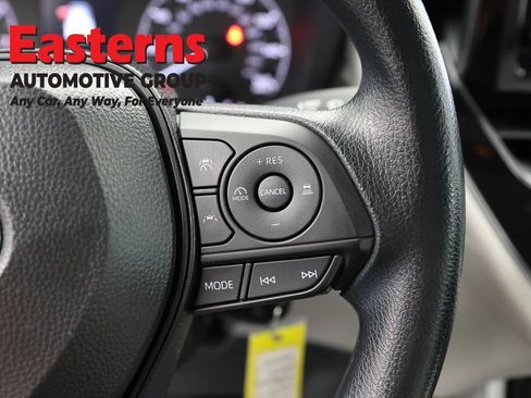 Used 2025 Toyota Corolla Cross L FWD image 15
