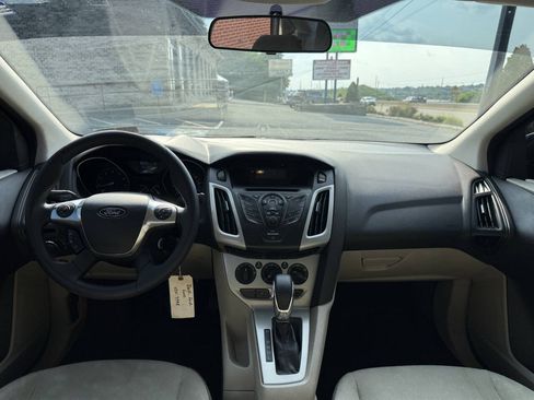 Used 2012 Ford Focus SE FWD image 24