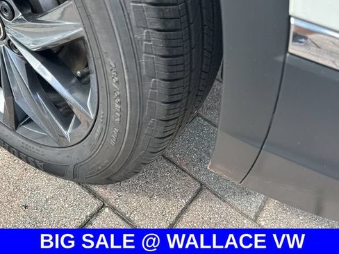 Certified 2023 Volkswagen Tiguan SE FWD image 12