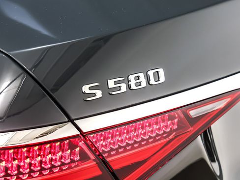 New 2026 Mercedes-Benz S 580 4MATIC Sedan image 9