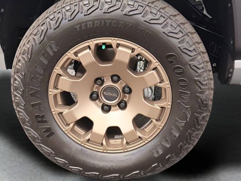 Certified 2025 Toyota Tacoma 4x4 Double Cab Hybrid image 27