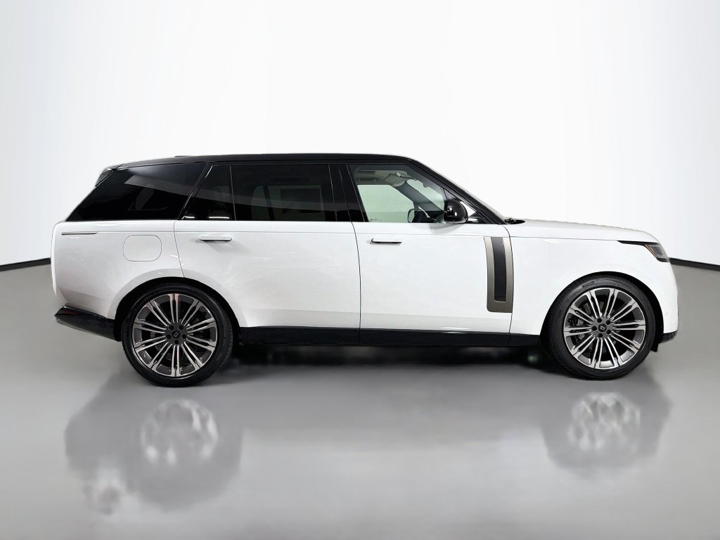 New 2027 Land Rover Range Rover Long Wheelbase SE AWD/4WD image 4