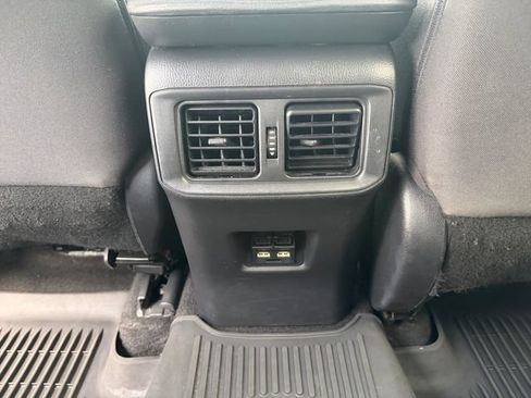 Used 2021 Toyota RAV4 XLE w/ Convenience Package AWD/4WD image 15