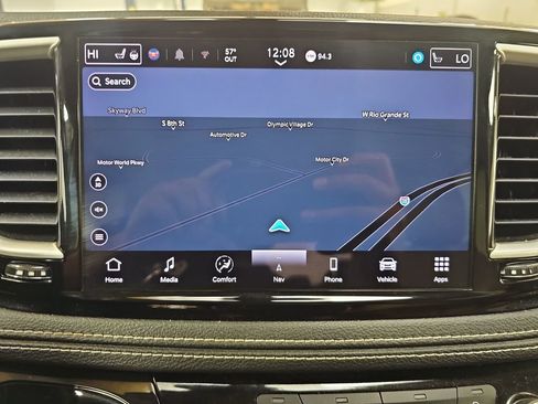 Used 2021 Chrysler Pacifica Touring-L image 19