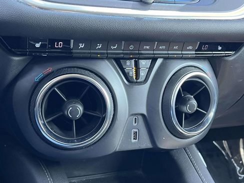 Used 2019 Chevrolet Blazer LT FWD image 19
