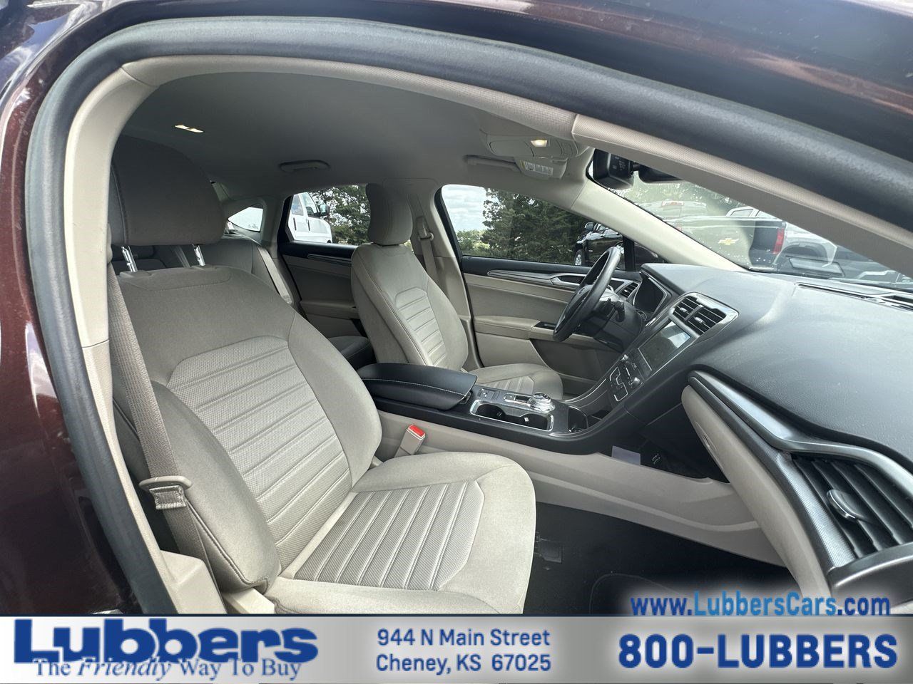 Used 2019 Ford Fusion SE FWD image 21
