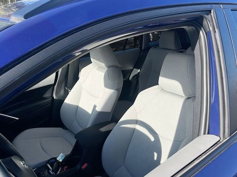 Used 2025 Toyota Corolla Cross LE FWD image 18