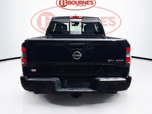 Used 2024 Nissan Frontier SV image 9
