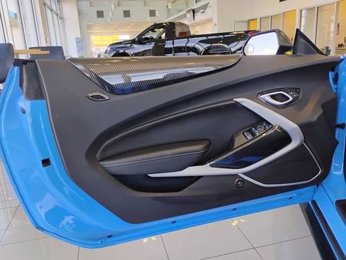 Used 2022 Chevrolet Camaro LT RWD image 9