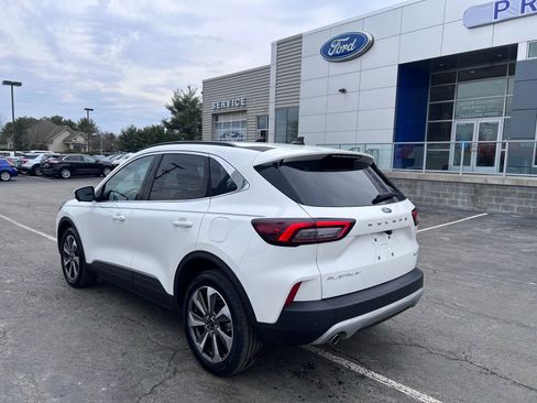 Used 2023 Ford Escape Platinum image 5