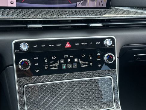 Used 2025 Genesis GV80 3.5T e-SC image 22