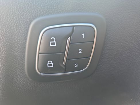 Used 2022 Ford Escape SEL w/ Technology Package image 18