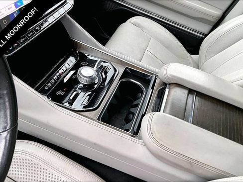 Used 2022 Jeep Grand Wagoneer Series I AWD/4WD image 17