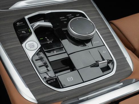 Certified 2026 BMW X7 xDrive40i w/ M Sport Package image 24