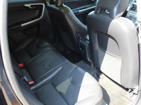 Used 2011 Volvo XC60 T6 image 29