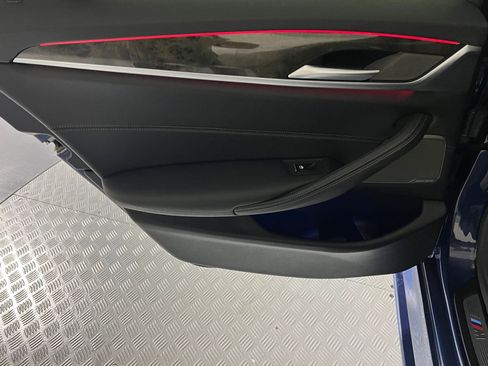 Used 2022 BMW 540i w/ M Sport Package image 21