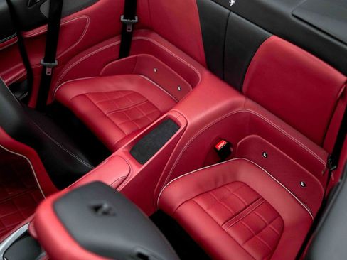 Used 2020 Ferrari Portofino RWD image 86