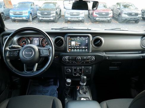 Used 2022 Jeep Gladiator Sport image 5