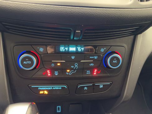 Used 2018 Ford Escape SEL image 18