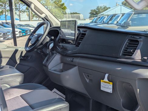 New 2026 Ford Transit 250 Low Roof RWD image 18