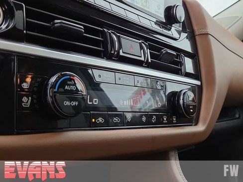 Used 2023 Nissan Pathfinder Platinum AWD/4WD image 9