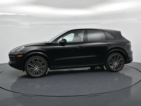 Certified 2023 Porsche Cayenne S Platinum AWD/4WD image 2