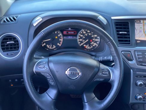 Used 2020 Nissan Pathfinder SL image 20