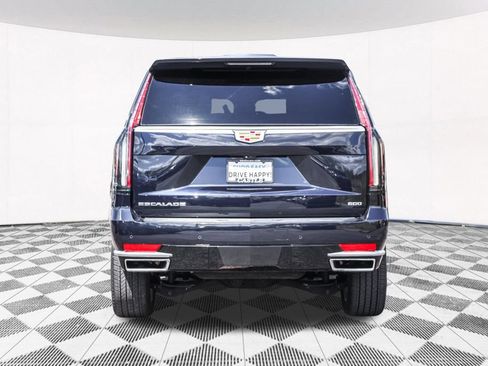 Used 2023 Cadillac Escalade Premium Luxury AWD/4WD image 17