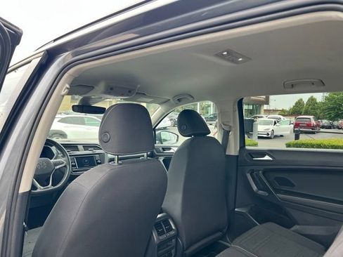 Used 2022 Volkswagen Tiguan S w/ Driver Assistance Package AWD/4WD image 9