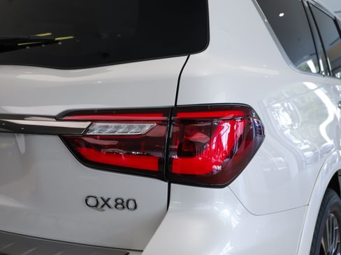 Used 2022 INFINITI QX80 Premium Select w/ Cargo Package AWD/4WD image 11