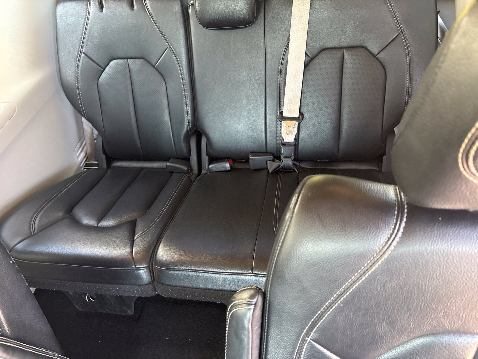 Used 2022 Chrysler Pacifica Touring-L FWD image 10