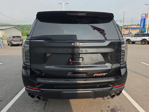 Used 2025 Chevrolet Tahoe RST w/ Comfort Package AWD/4WD image 4