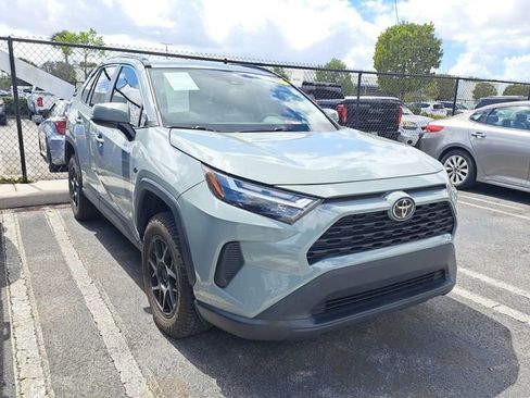 Used 2022 Toyota RAV4 XLE w/ Convenience Package image 3