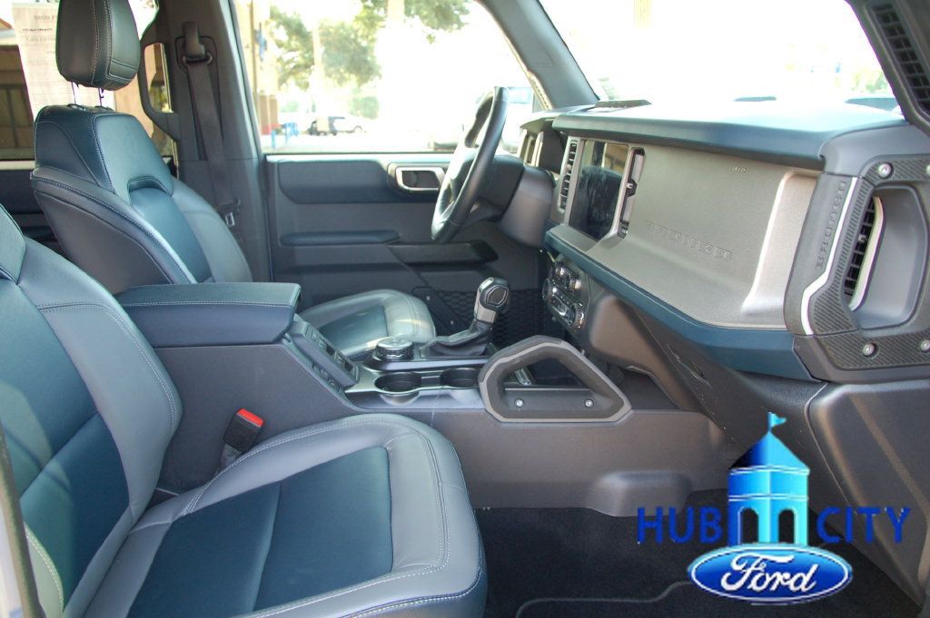 Used 2024 Ford Bronco Outer Banks AWD/4WD image 16