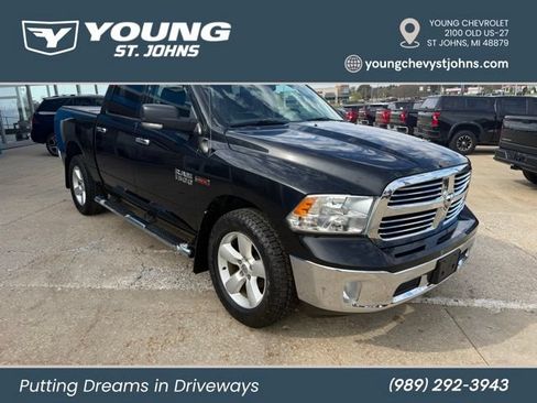 Used 2018 RAM 1500 Classic SLT w/ SLT Plus D←cor Group AWD/4WD image 7