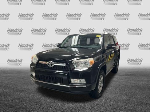 Used 2011 Toyota 4Runner SR5 w/ Premium Pkg w/Leather AWD/4WD image 3