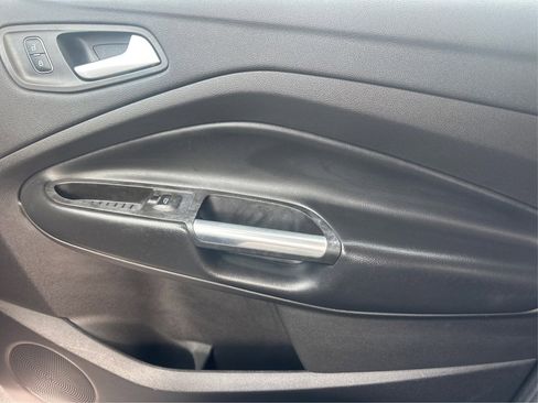 Used 2019 Ford Escape SE image 29