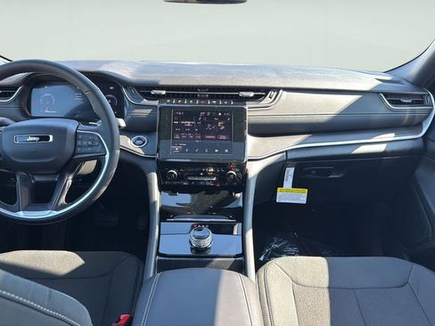 New 2026 Jeep Grand Cherokee Laredo image 13