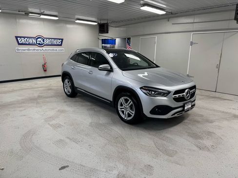 Used 2021 Mercedes-Benz GLA 250 4MATIC w/ Premium Package image 10