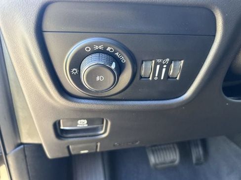Used 2023 Jeep Grand Cherokee L Summit AWD/4WD image 17