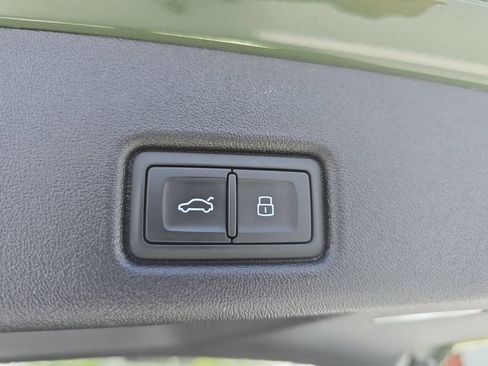 Used 2025 Audi Q5 Premium w/ Convenience Package AWD/4WD image 25
