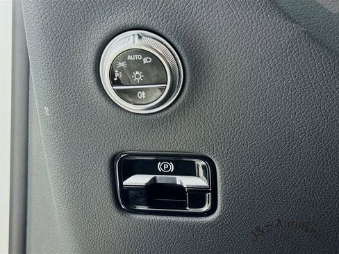 Used 2024 Mercedes-Benz GLC 43 AMG 4MATIC Coupe w/ Driver Assistance Package image 10