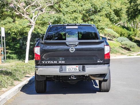 Used 2017 Nissan Titan SV RWD image 6