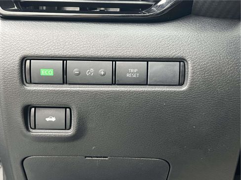 Certified 2023 Nissan Sentra SR w/ Trunk Package image 18